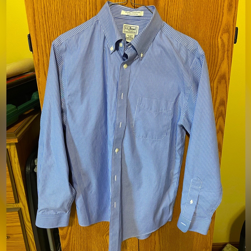 Mens No Iron slightly fitted button down shirt 15 x32
